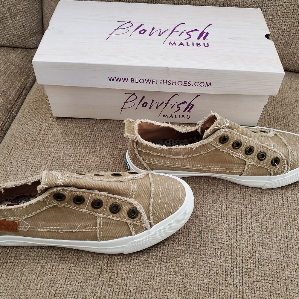 Women's size 7 Blowfish brand shoe